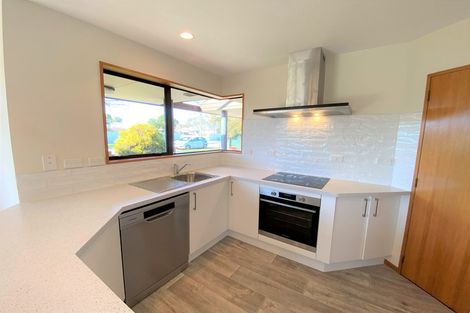 Photo of property in 2 Ngaio Street, Saint Martins, Christchurch, 8022