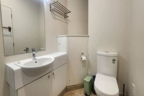 Photo of property in Terrace Tower Apartments, 2d/126 The Terrace, Wellington Central, Wellington, 6011