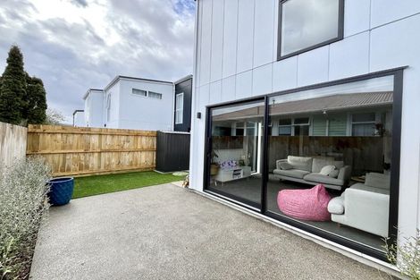 Photo of property in 9b Hinau Grove, Wainuiomata, Lower Hutt, 5014