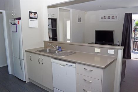 Photo of property in 2/8 Dalmatia Place, Henderson, Auckland, 0612