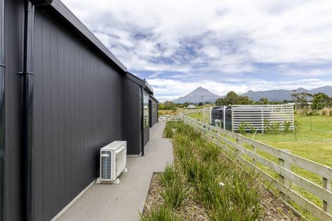 Photo of property in 589 Kent Road, Korito, New Plymouth, 4371