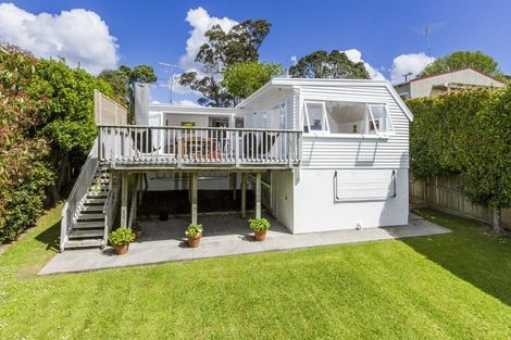 Photo of property in 63 Knights Road, Rothesay Bay, Auckland, 0630