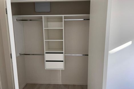 Photo of property in 8 Kaponga Crescent, New Lynn, Auckland, 0600