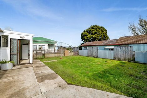 Photo of property in 15 York Street, Eltham, 4322