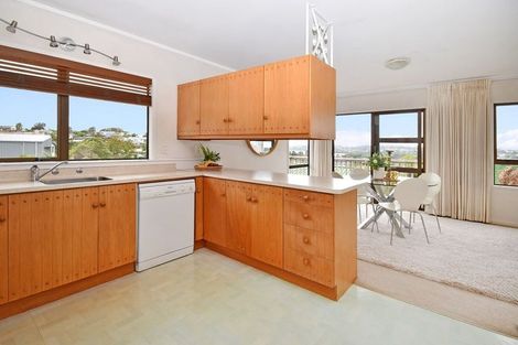 Photo of property in 4a Tower Hill, Stanmore Bay, Whangaparaoa, 0930
