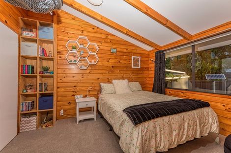 Photo of property in 32 Glucina Avenue, West Harbour, Auckland, 0618