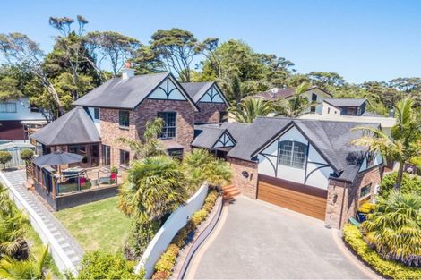 Photo of property in 30 Chamari Close, Titirangi, Auckland, 0604