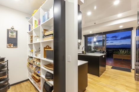 Photo of property in 101 Kakariki Grove, Waikanae, 5036