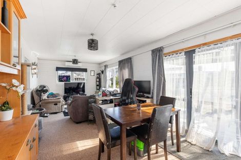 Photo of property in 2a Redwood Drive, Massey, Auckland, 0614