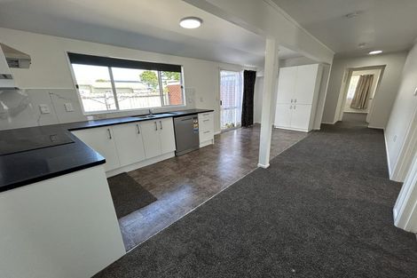 Photo of property in 393 West Coast Road, Glen Eden, Auckland, 0602
