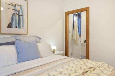 Photo of property in 92 Townsend Road, Miramar, Wellington, 6022