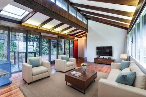 Photo of property in 10 Rangiwai Road, Titirangi, Auckland, 0604