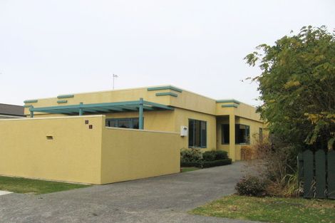 Photo of property in 2 Cambridge Terrace, Taradale, Napier, 4112