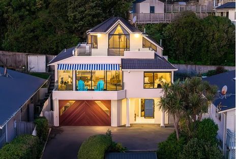 Photo of property in 24 Sunset Parade, Plimmerton, Porirua, 5026