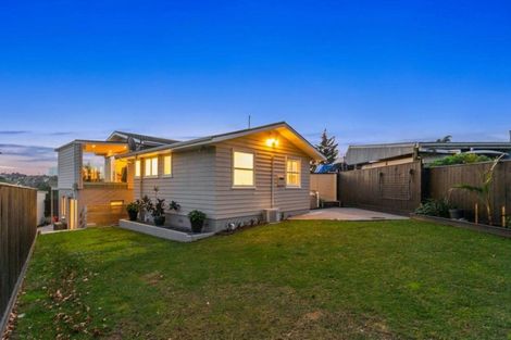 Photo of property in 27 Taioma Crescent, Te Atatu Peninsula, Auckland, 0610