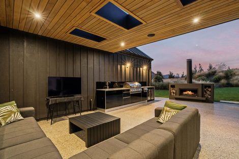 Photo of property in 3 Chimney Lane, Jacks Point, Queenstown, 9371
