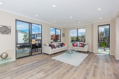 Photo of property in 19 Brickworks Bay Road, Hobsonville, Auckland, 0618