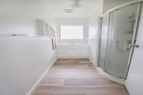 Photo of property in 9/1 Pine Street, New Lynn, Auckland, 0600