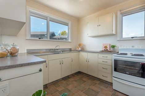 Photo of property in 28 Holdsworth Avenue, Milson, Palmerston North, 4414