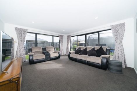 Photo of property in 37 James Line, Kelvin Grove, Palmerston North, 4414