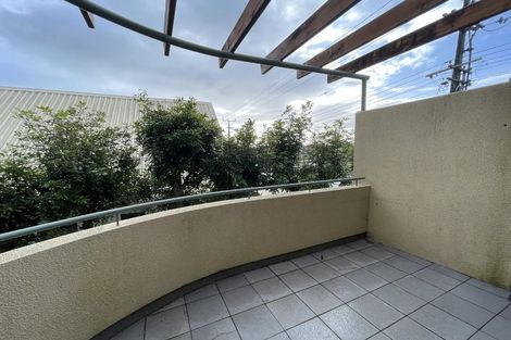 Photo of property in 14/19 Ocean View Road, Hillcrest, Auckland, 0627