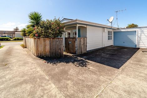 Photo of property in 37 Coventry Avenue, Tamatea, Napier, 4112