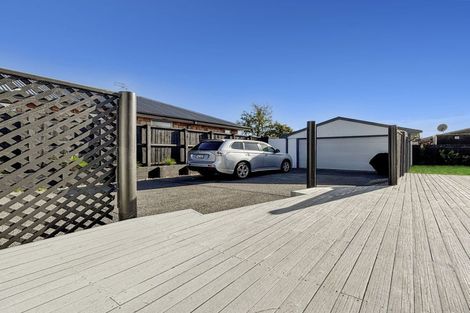 Photo of property in 290 Lake Terrace Road, Shirley, Christchurch, 8061