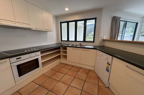 Photo of property in 10/45 Beach Road, Waikawa, Picton, 7220