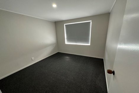 Photo of property in 2/3 Etherton Drive, Weymouth, Auckland, 2103