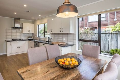 Photo of property in 15a Shastri Terrace, Khandallah, Wellington, 6035