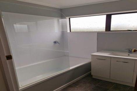 Photo of property in 6 Jarrett Court, Roslyn, Palmerston North, 4414