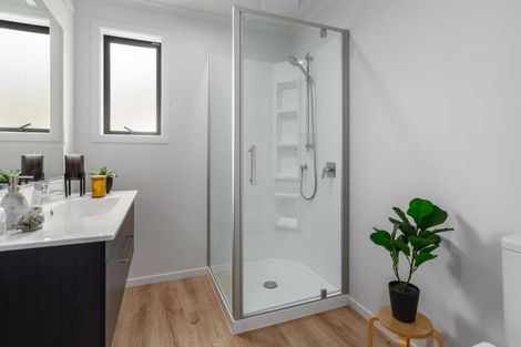 Photo of property in 21 Oakum Road, Whitby, Porirua, 5024