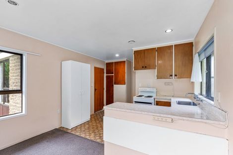 Photo of property in 2/13 Frank Evans Place, Henderson, Auckland, 0610