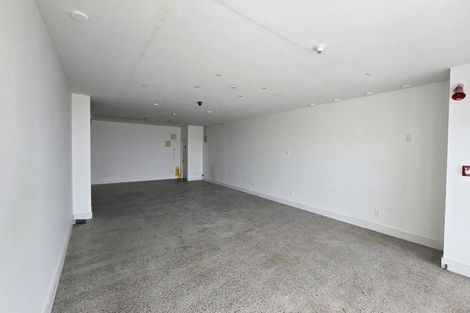 Photo of property in 2a/2 Marine Parade, Mount Maunganui, 3116