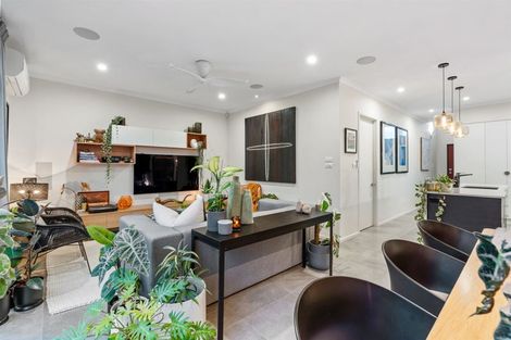 Photo of property in 4 Nohanga Lane, Hobsonville, Auckland, 0616