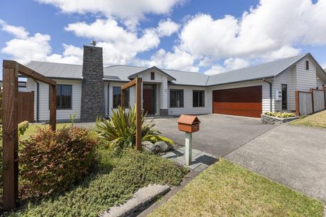 Photo of property in 48 Karamea Street, Whalers Gate, New Plymouth, 4310