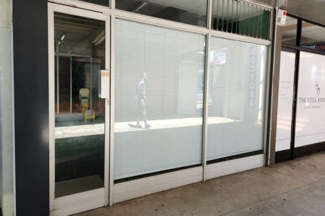 Photo of property in 2/98 Great South Road, Manurewa, Auckland, 2102