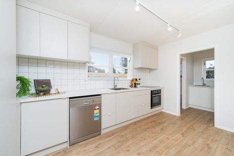 Photo of property in 18 Ashford Avenue, Hokowhitu, Palmerston North, 4410