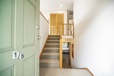 Photo of property in 1/5 Tree View Avenue, Glenfield, Auckland, 0629