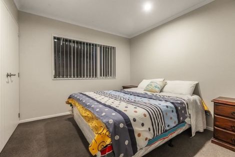 Photo of property in 8 Mcwhirters Farm Lane, Massey, Auckland, 0614