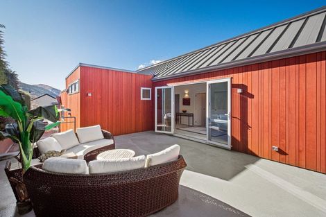 Photo of property in 62 Hensman Road, Queenstown, 9300