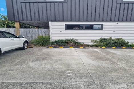 Photo of property in 4d Wattle Road, Sunnyvale, Auckland, 0612