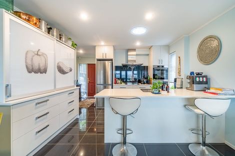 Photo of property in 15 Marjory Close, Broadmeadows, Wellington, 6035