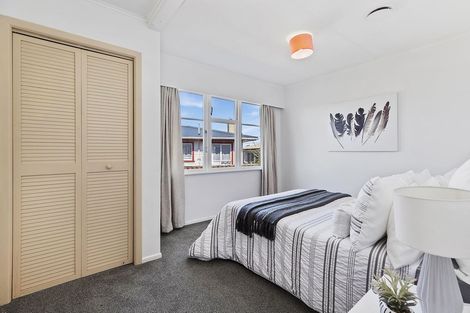 Photo of property in 6 Salford Street, Newlands, Wellington, 6037