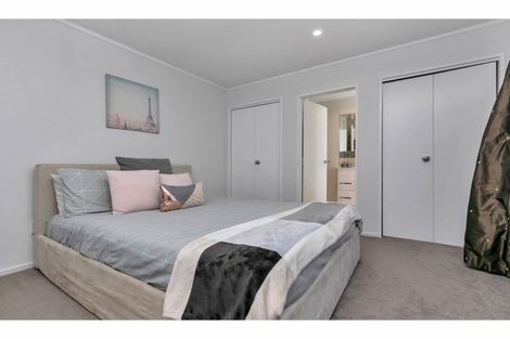 Photo of property in 38 Sailfish Drive, West Harbour, Auckland, 0618