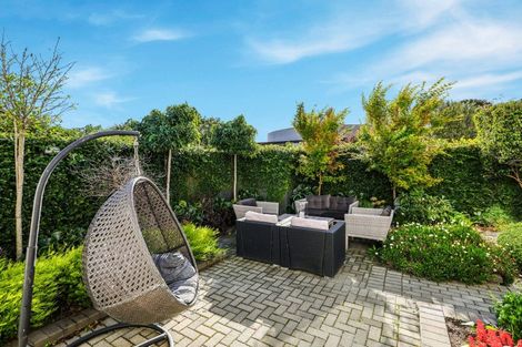 Photo of property in 34 Aikmans Road, Merivale, Christchurch, 8014