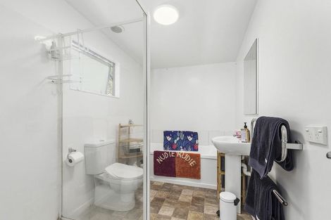 Photo of property in 24a Kellsmere Crescent, Island Bay, Wellington, 6023