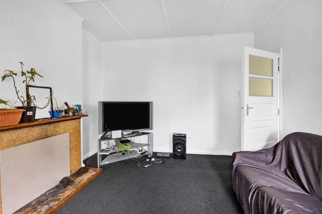 Photo of property in 210 South Road, Hawera, 4610