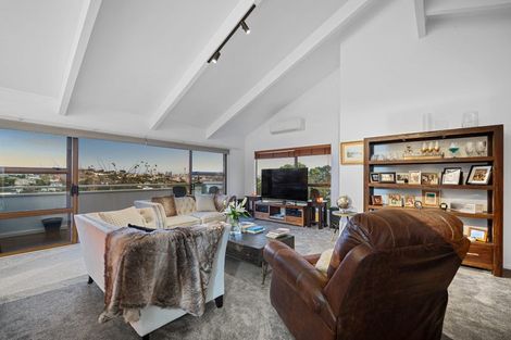 Photo of property in 34a Rawene Road, Birkenhead, Auckland, 0626