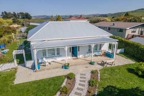 Photo of property in 17 Beach Street, Waikouaiti, 9510
